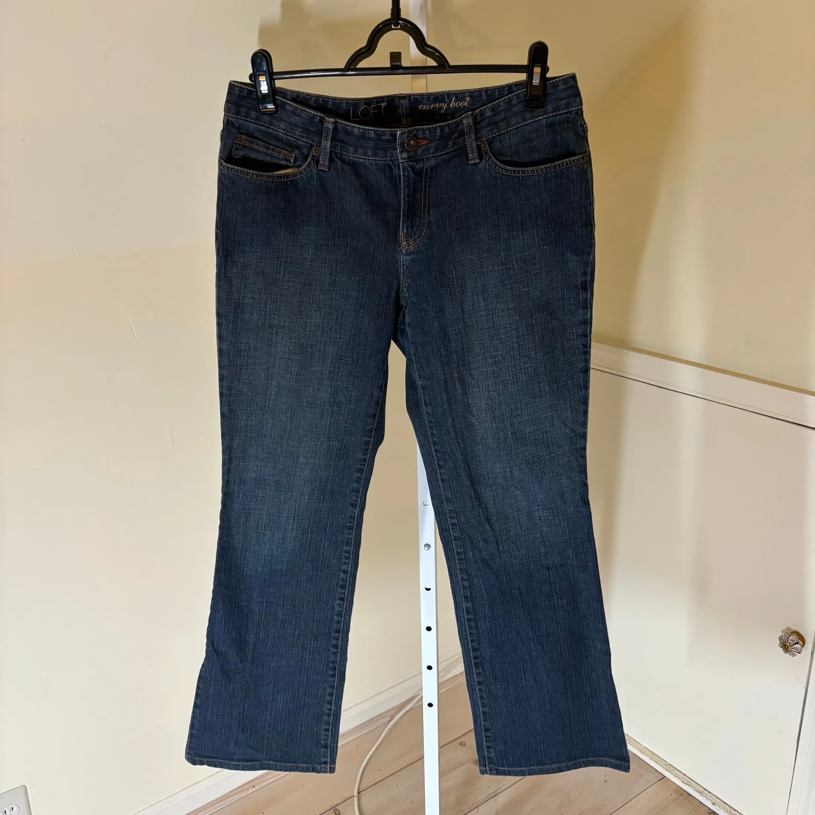 Loft EUC Women's Dark Wash Curvy Boot Cut Jeans Size 8 - Image 2