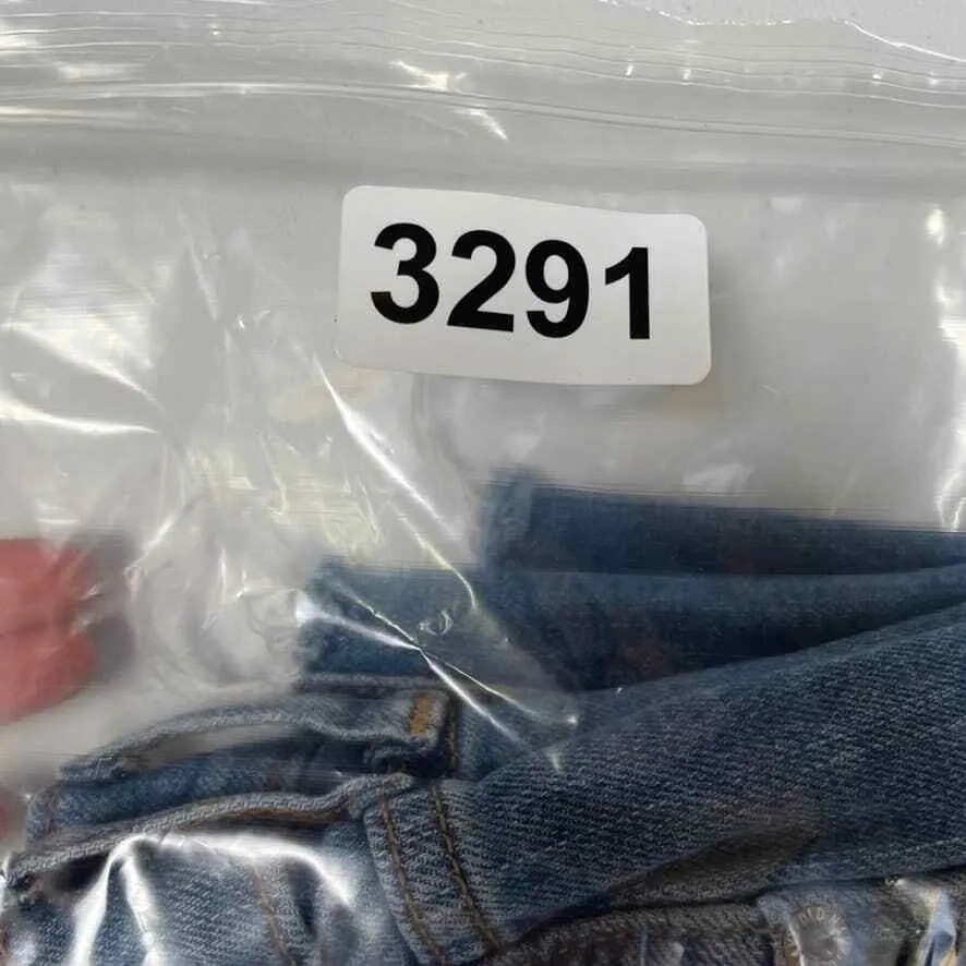 Old Navy Mid-Rise Boyfriend Short Womens 2 Blue Jean Distressed 3" Inseam NEW - Image 8