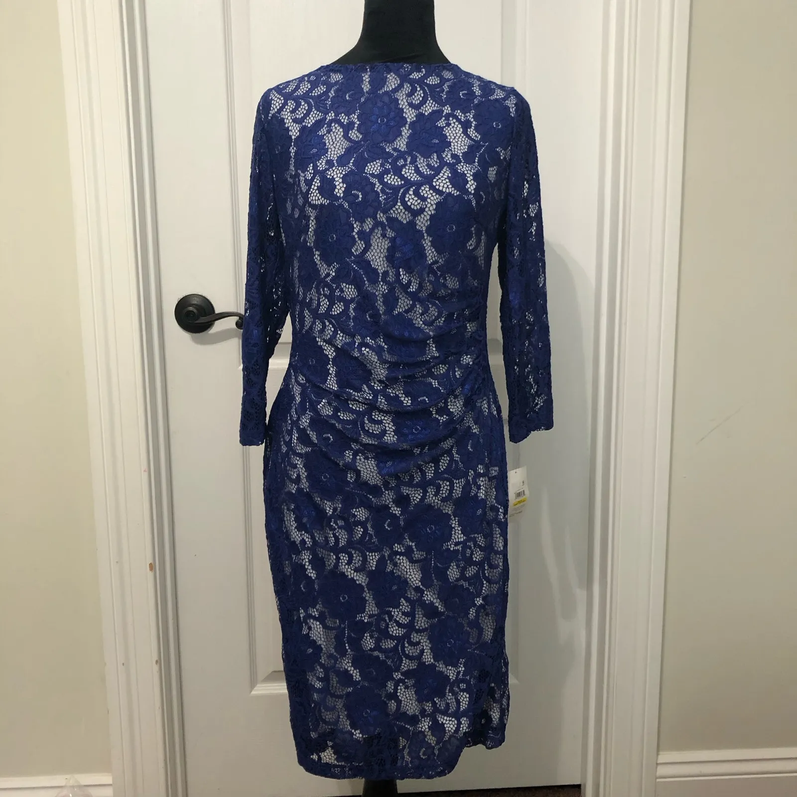 Kasper Laurissa Sheath Dress Sz Medium Royal Blue‎ White Lace Floral Long Sleeve - Image 2