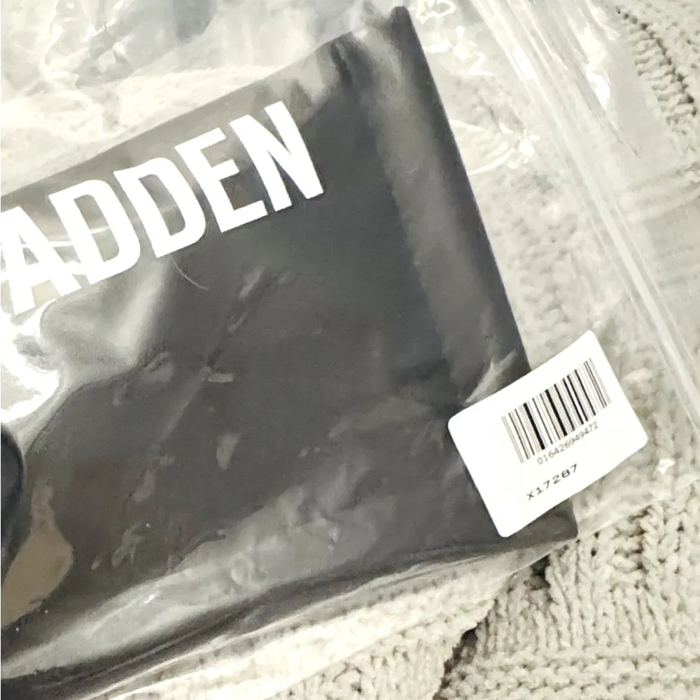 Steve Madden Gradient Aviator Sunglasses - Image 9