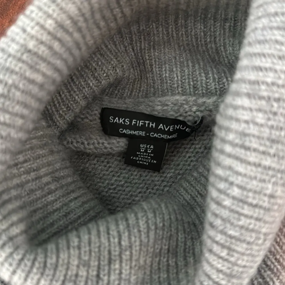 NWOT Cashmere Sweater - Image 3