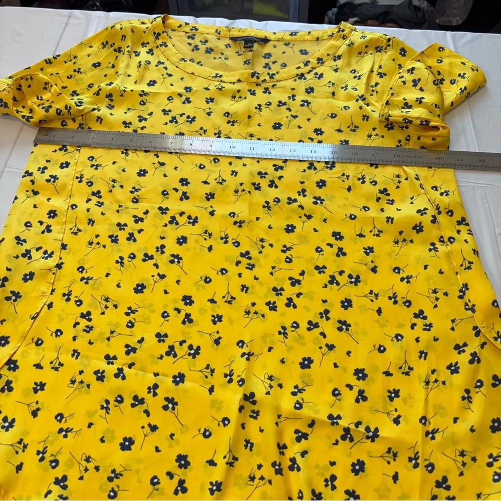 Banana Republic Short Sleeve Scoop Neck High Low Tunic Blouse, Yellow Sz Medium - Image 6