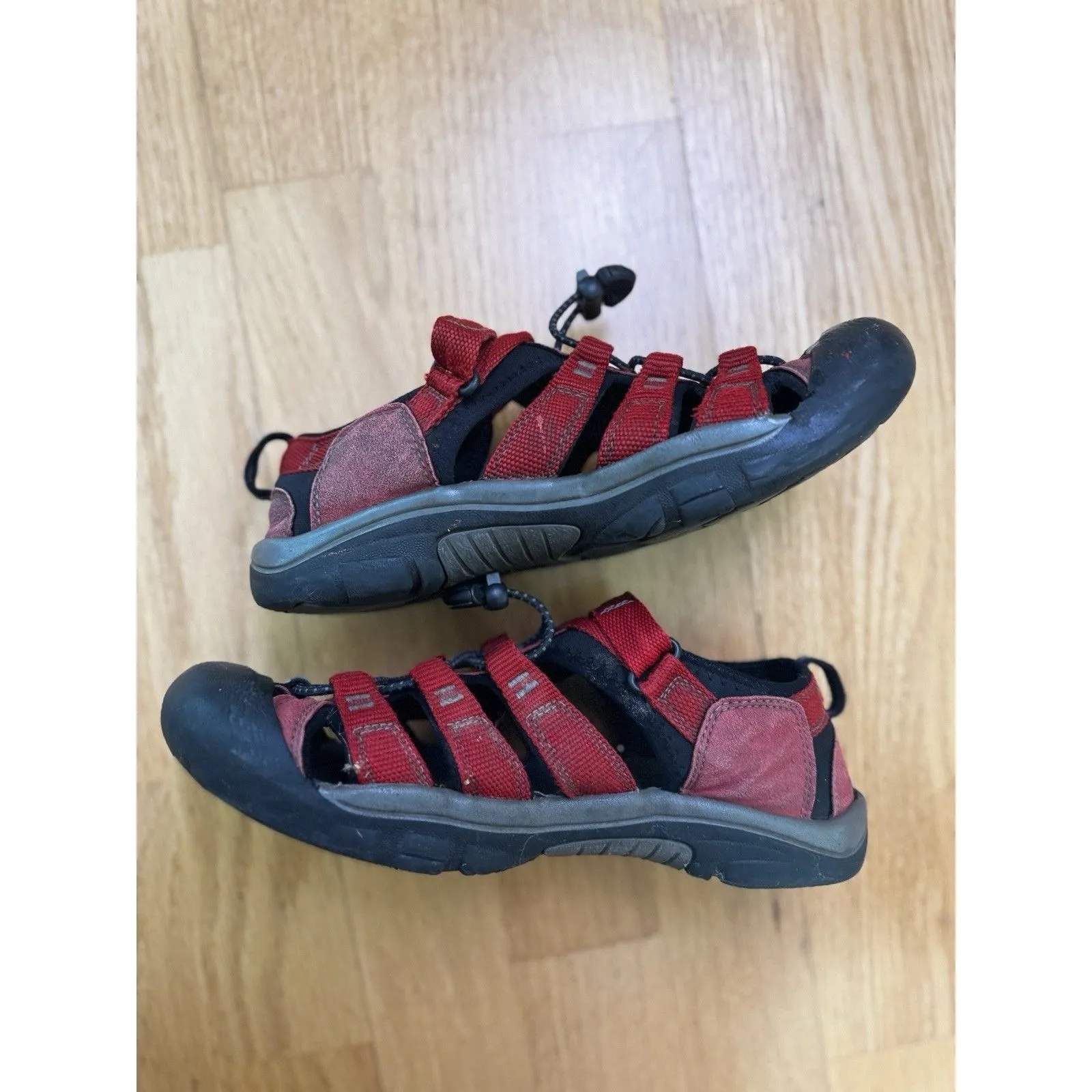 KEEN Newport H2 Sandals Hybrid Ribbon Red/Gargoyle Kids Size 5.5-6 Women’s 7.5 - Image 5