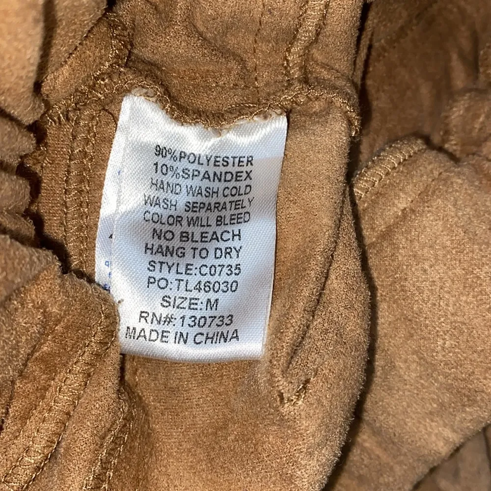 Umgee faux suede zippered ankle pants size medium - Image 7