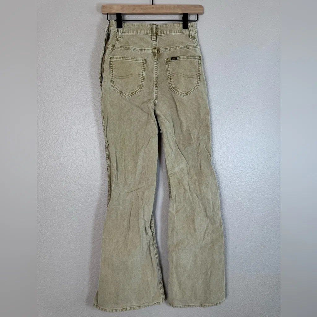 Lee Women’s Corduroy High Rise Flare Jeans size 25 25 x 34 Tan - Image 6