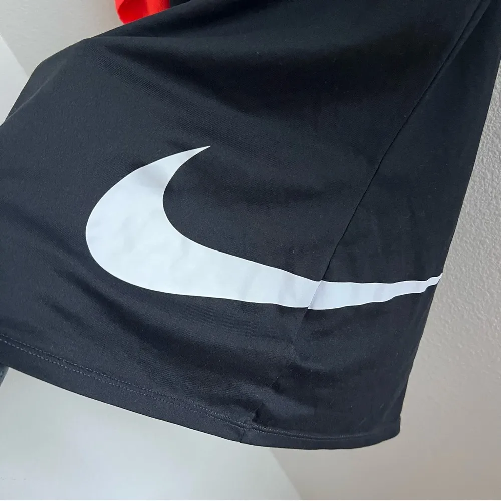 Nike Dri-Fit Black Orange Colorblock Statement Swoosh T-Shirt Rounded Neck Small - Image 6