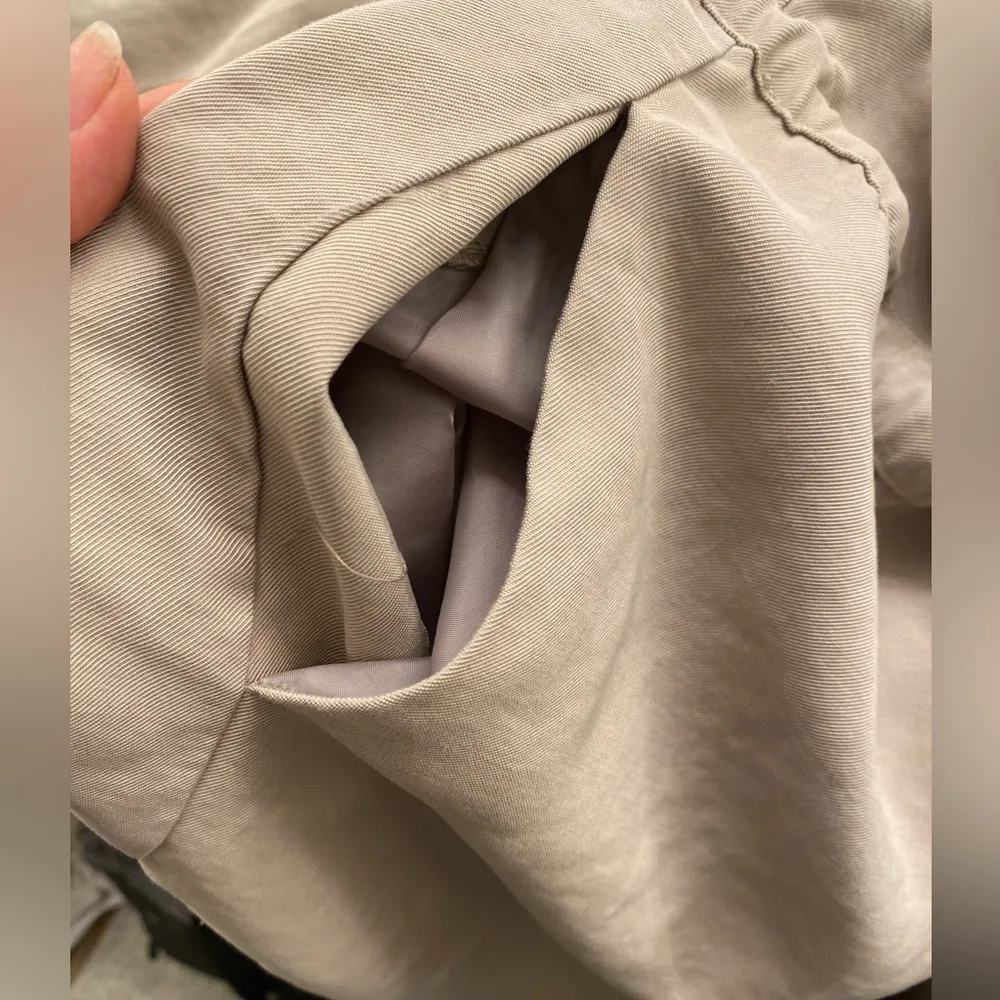 Zara beige button down shirt size small - Image 9