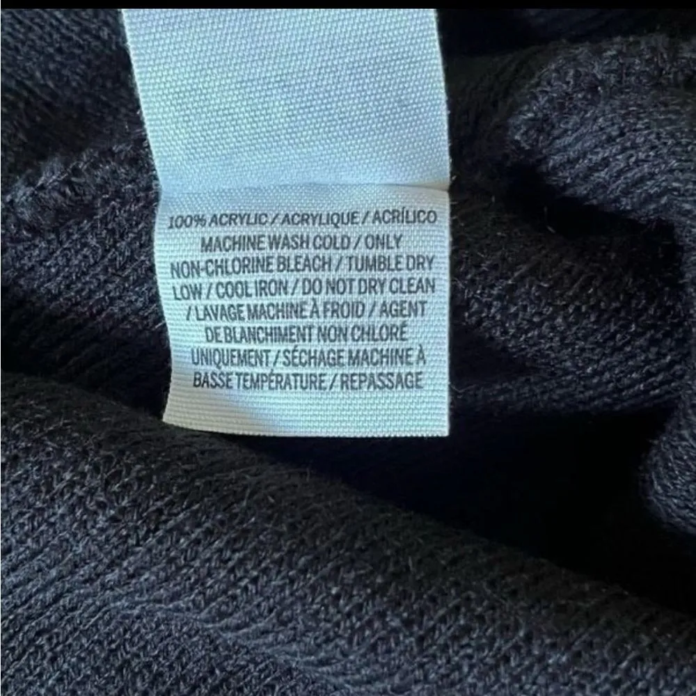 Victoria's Secret PINK Beanie Snowflake Winter Snow Hat Holiday Pom Pom - Image 5