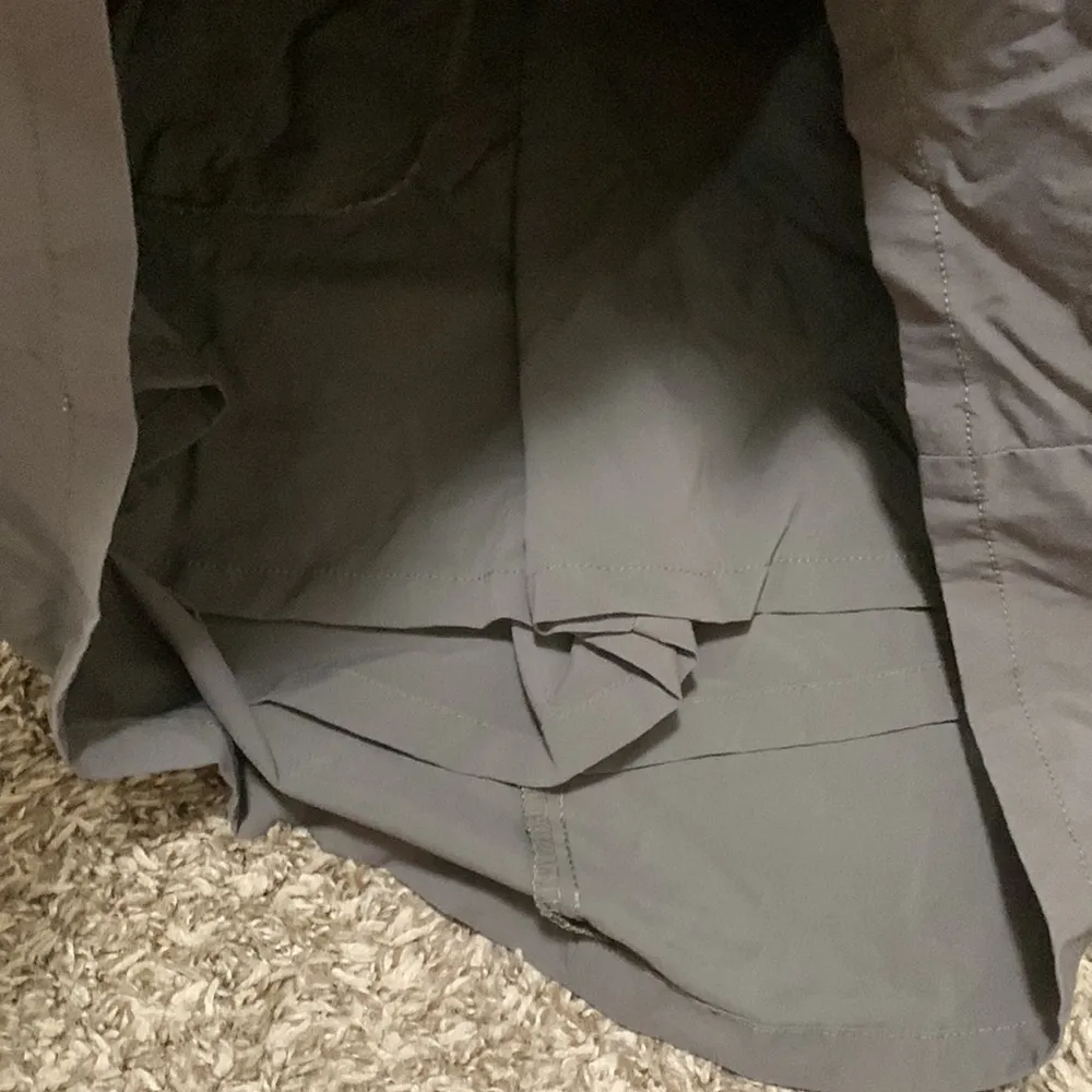 Patagonia woman size 8 waterproof skort! Golf, hiking, outdoors - Image 8