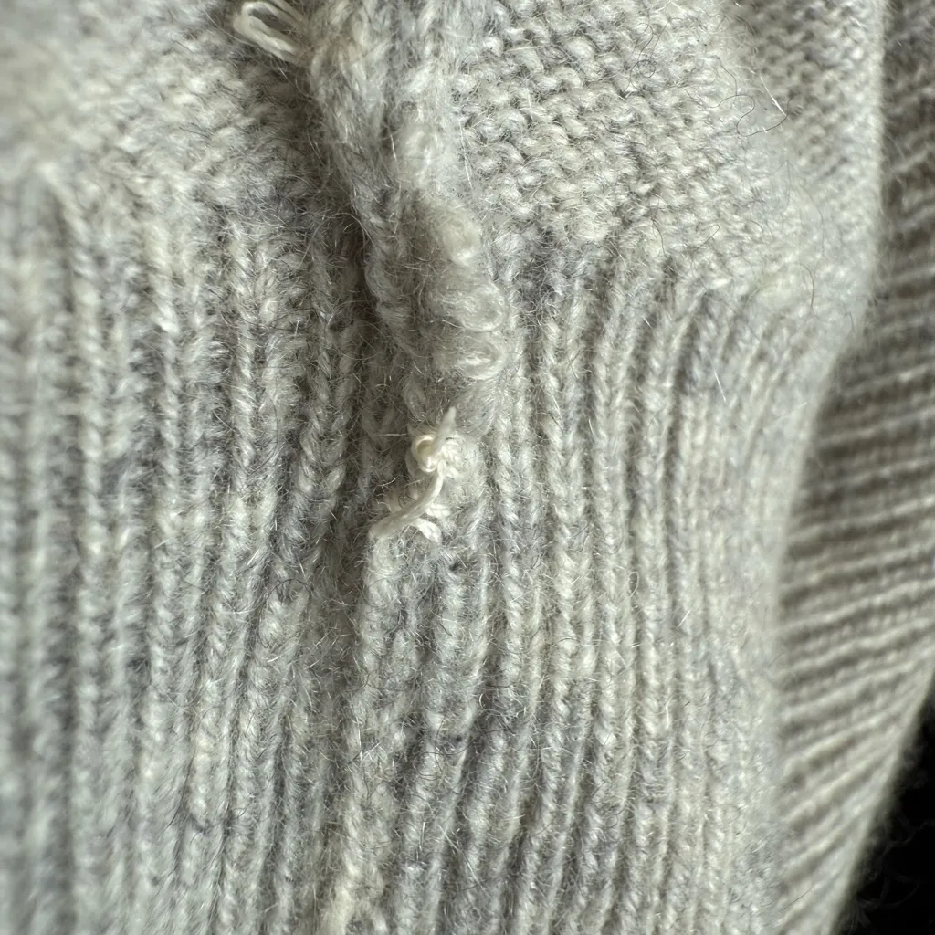 Cashmere Apt. 9 Women's Gray and pink blush Striped Crew neck Sweater Medium - Image 12