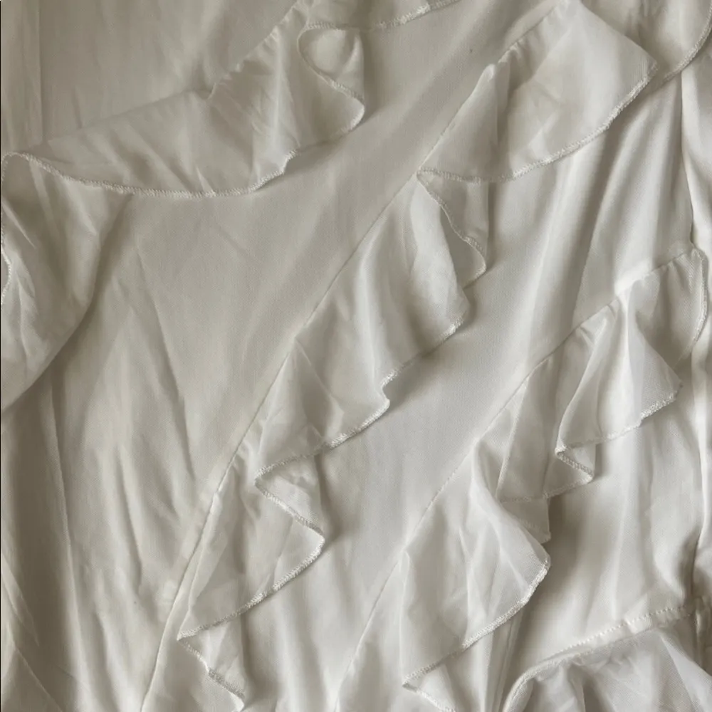 Amazon White Strapless Dress - Image 3