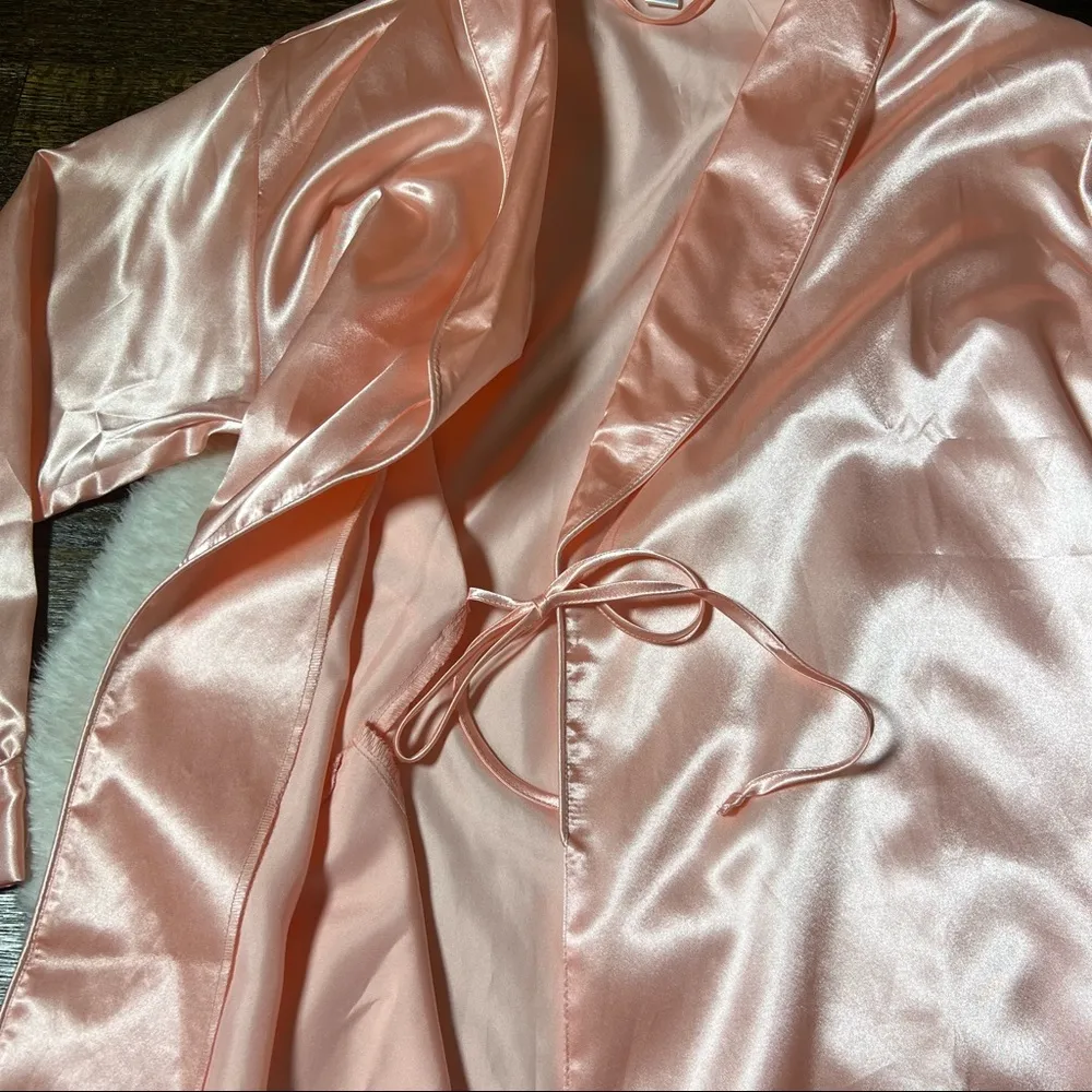 Frederick’s of Hollywood Light Pink Silky Robe - Image 5