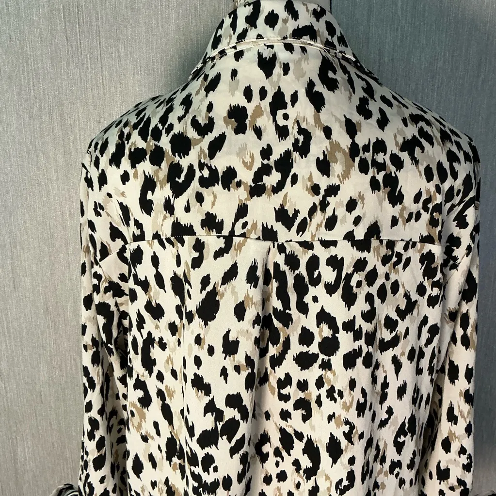 She+Sky Leopard Print Wrap Blouse Size Large - Image 9