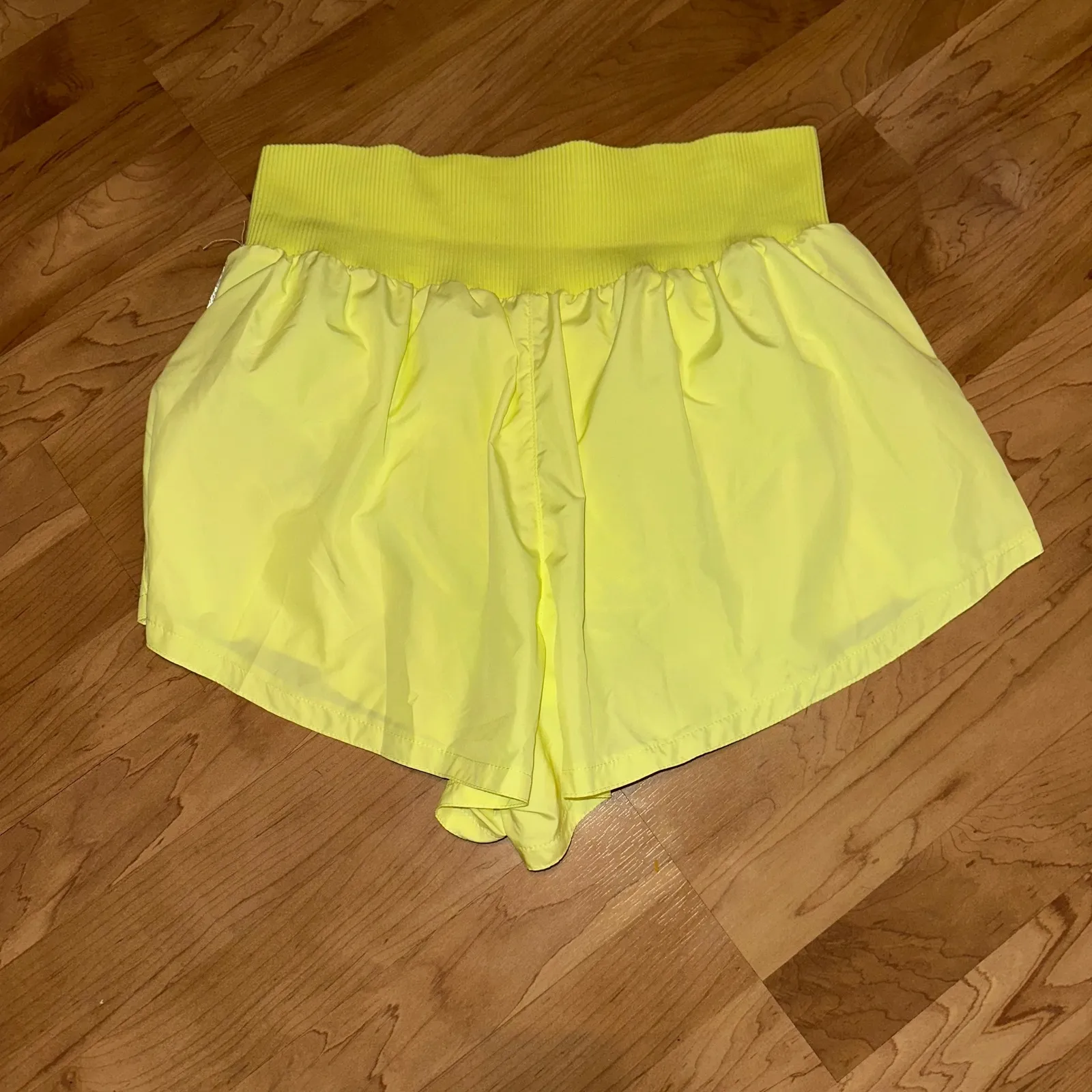 Free‎ People Movement women's  Carpe Diem Shorts in sour citrus size XL - Image 5