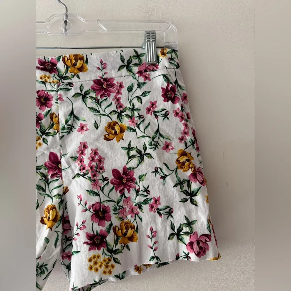 White House Black Market Women's Floral Nylon Rayon Stretch Pull On Shorts - Image 2