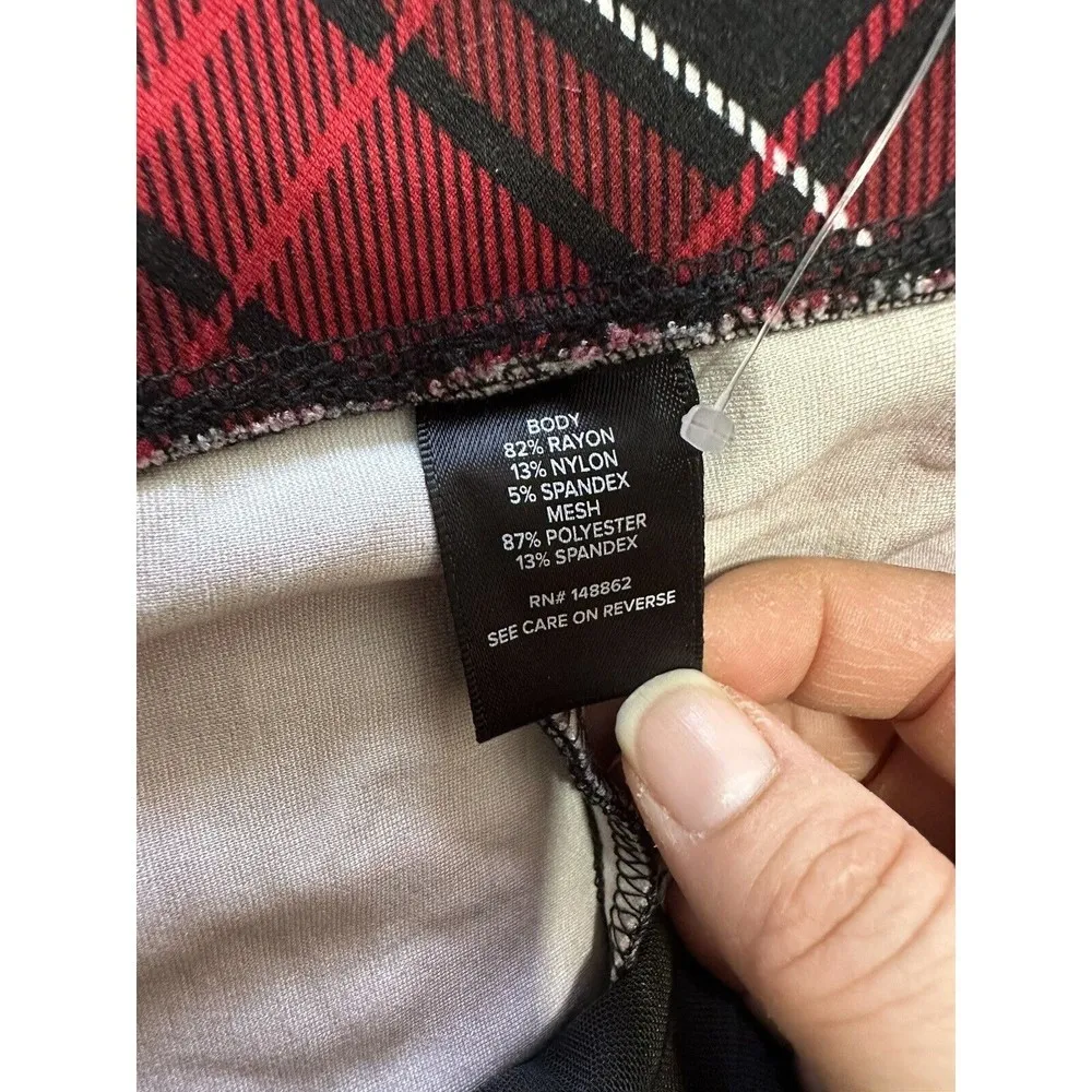 Torrid Womans Sz 4R Premium Ponte Red Plaid Pixie Pants Comfort NWOT - Image 9