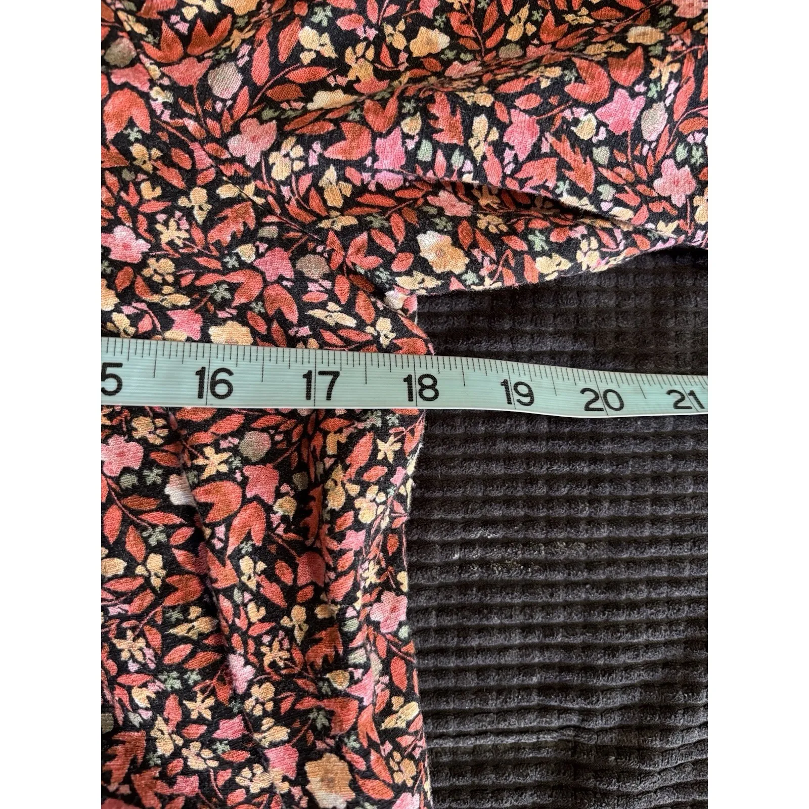 Knox Rose Floral Smocked Short Puff Sleeve Blouse Size‎ Small Keyhole Blk/Pink - Image 6