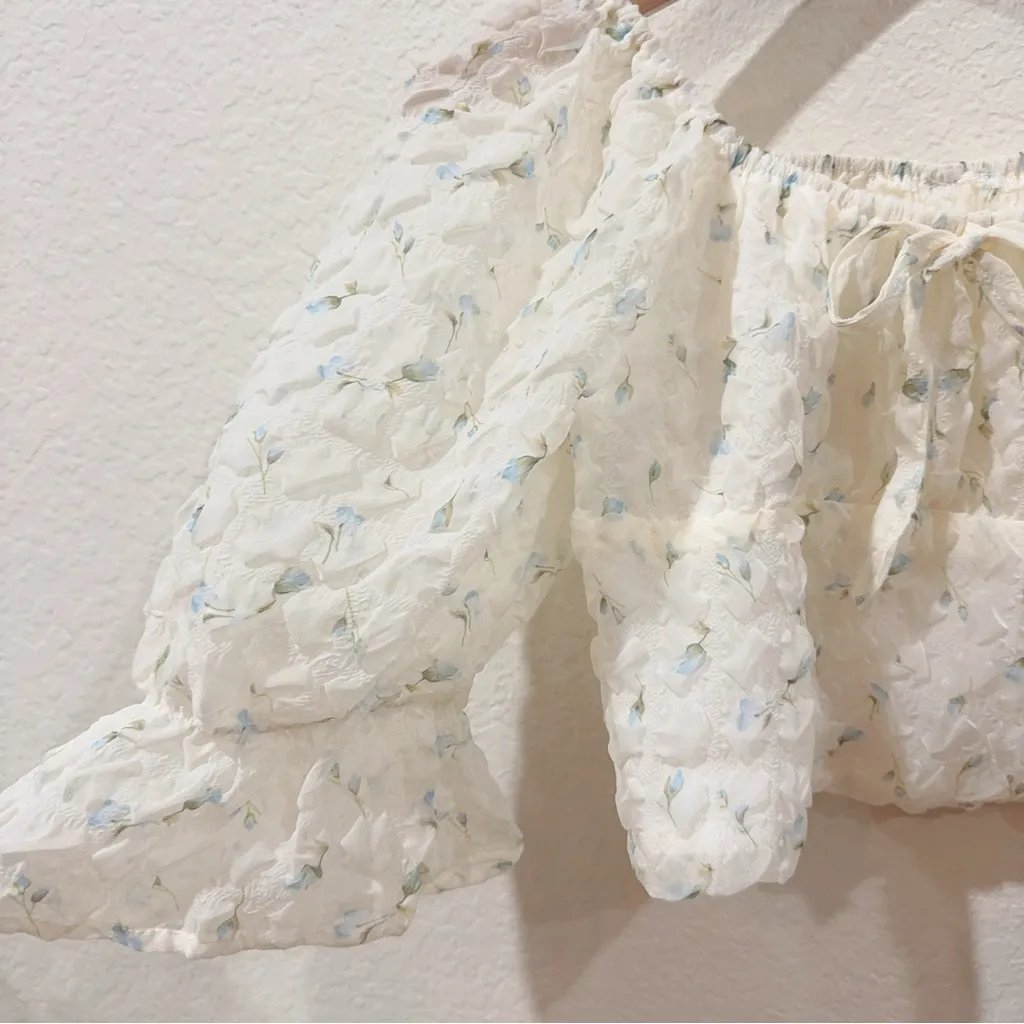 J.ING Jing White with Blue Flower Print Short Sleeve Crop Top One Size NWT - Image 3