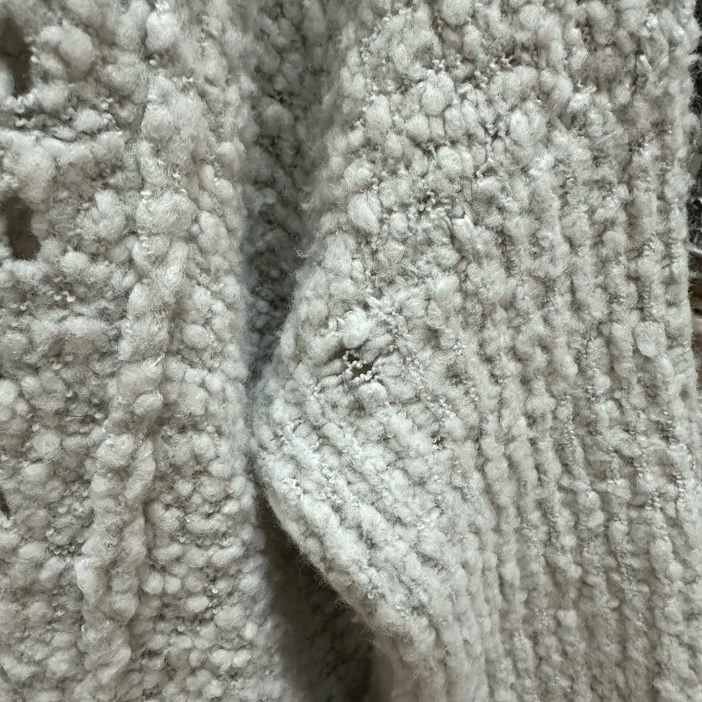 Free People Wool Blend Wooden Button Cardigan Sweater Size XS White oversized - Image 4