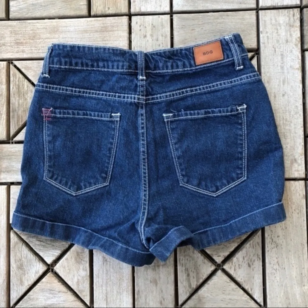 BDG (UO) Super High Rise Foxy Shorts Size 28 - Image 4