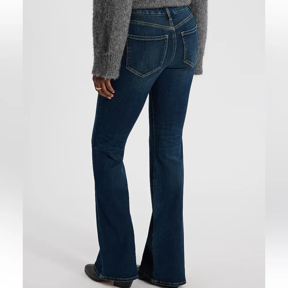 EXPRESS EUC Mid Rise Medium Wash FlexX '70s Flare Jeans with side slit at hem - Image 13