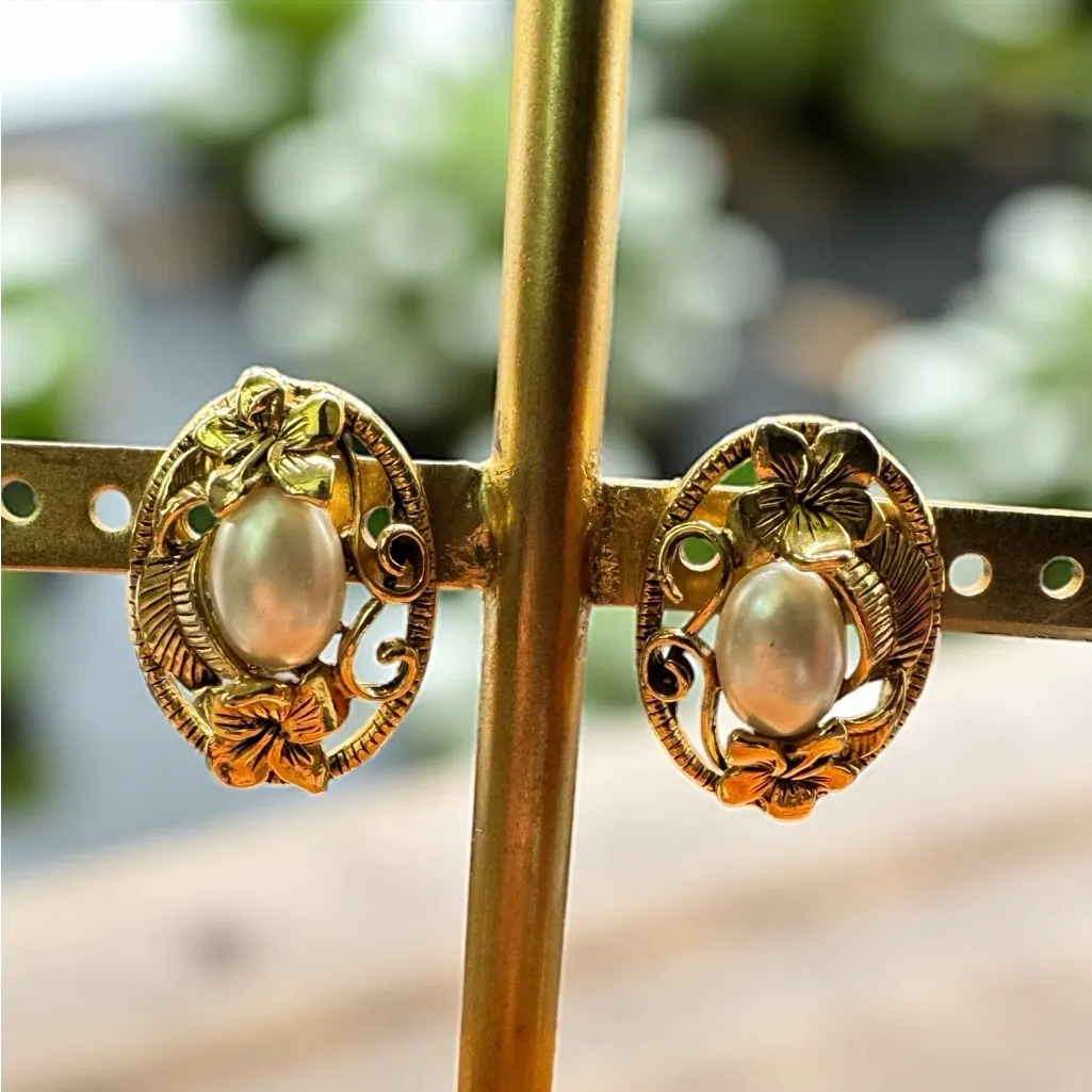 Vintage Gold Floral Oval Clip - Image 8