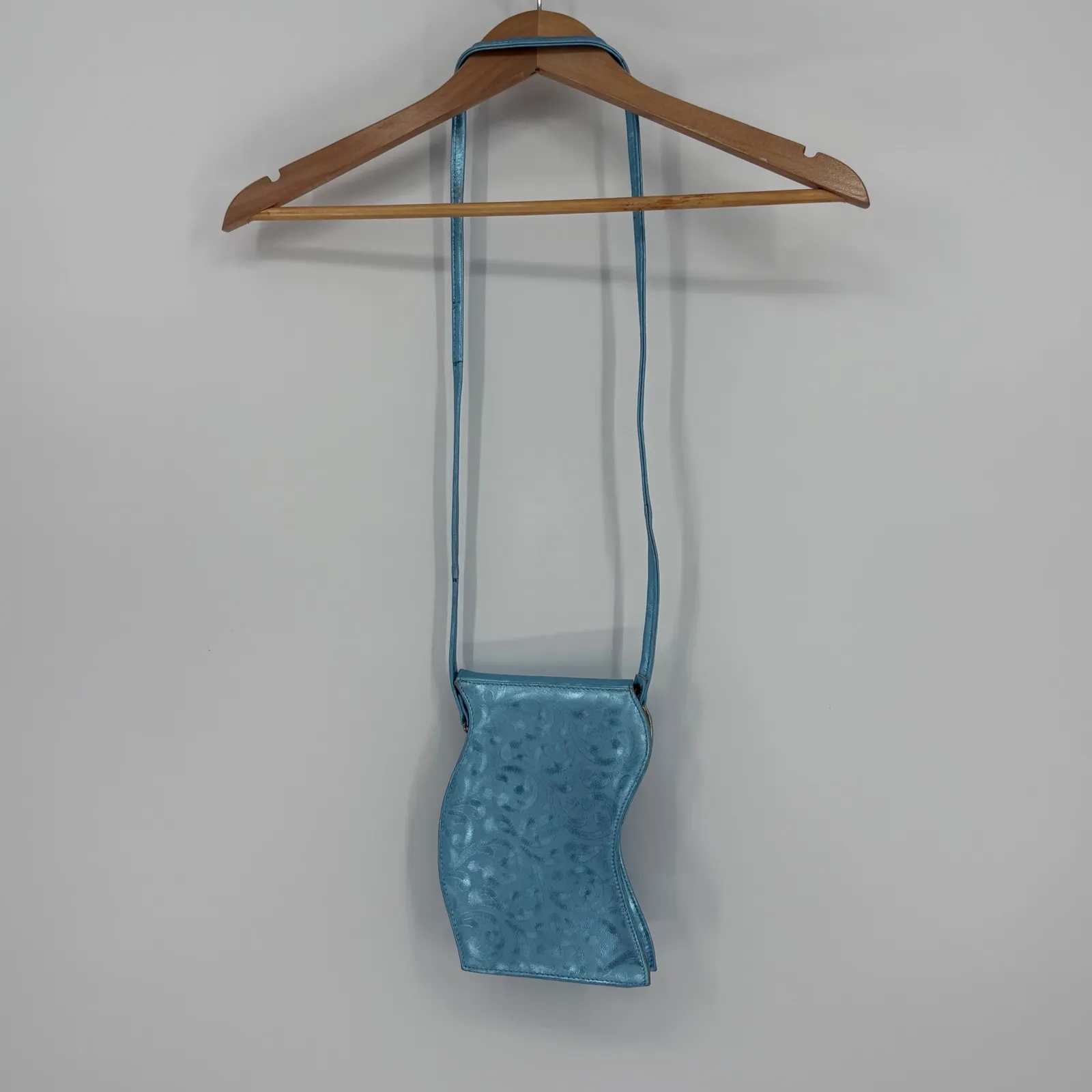 Vintage Blue Paisley Wave Shape Evening Bag Filigree Rhinestone Flower Crossbody - Image 5