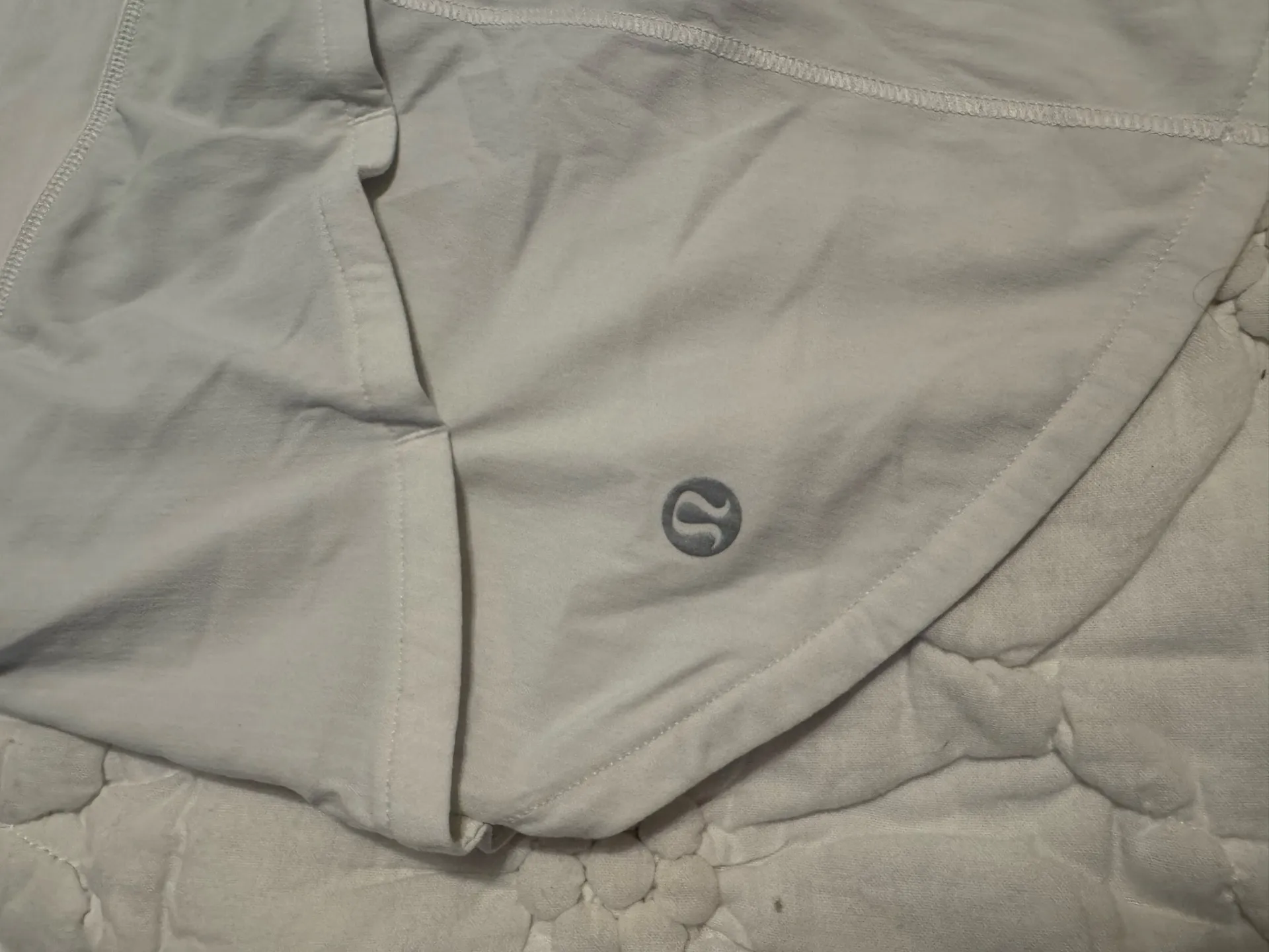 Lululemon Speed Up Shorts 2.5" Low-Rise White - Image 4