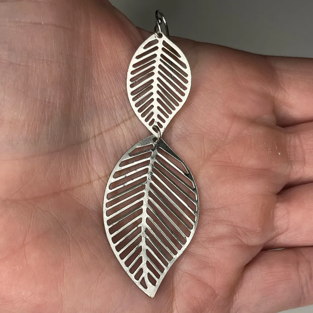 Leaf pierced‎ earrings Silver - Image 2