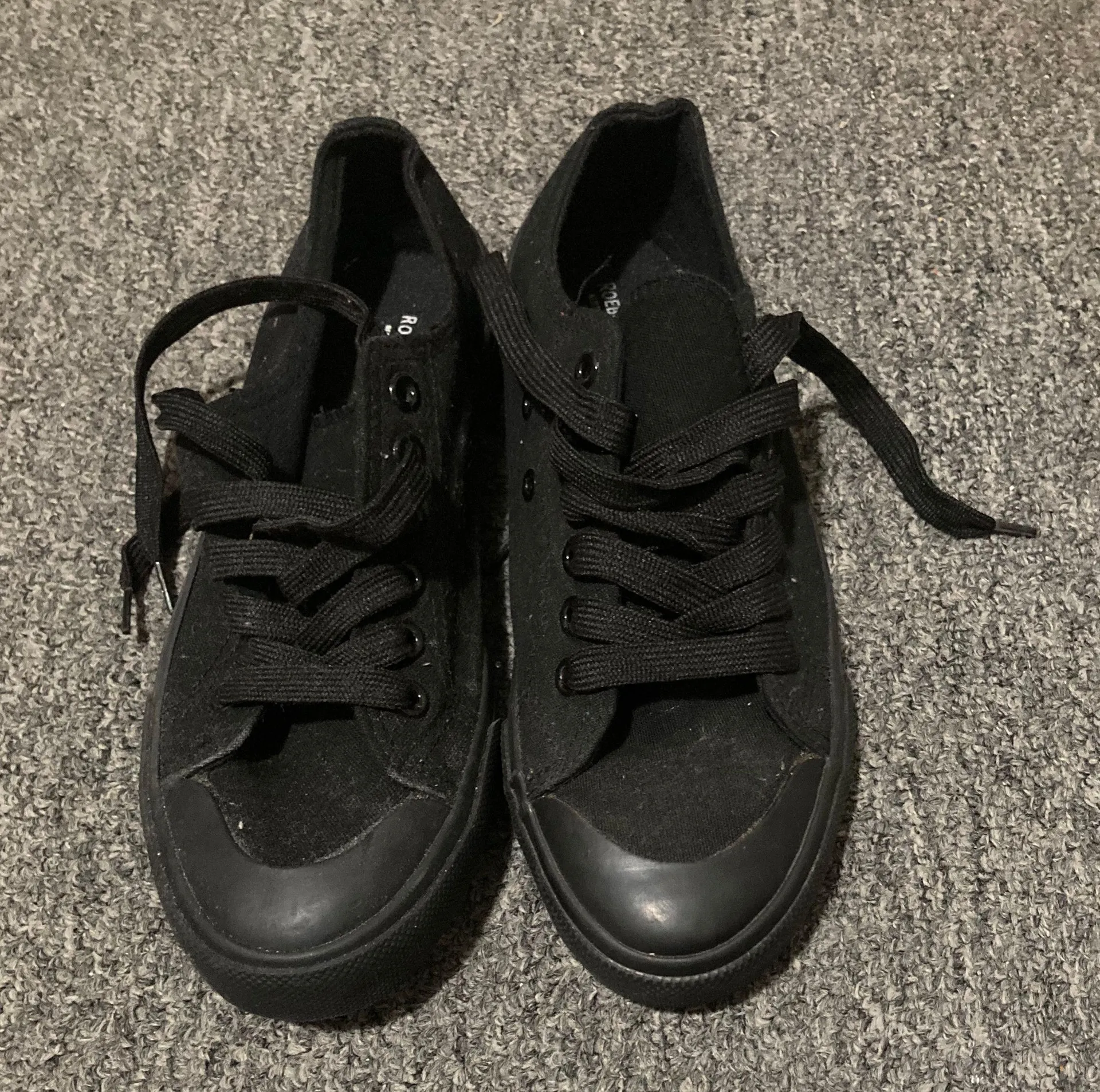 Black Shoes - Image 2