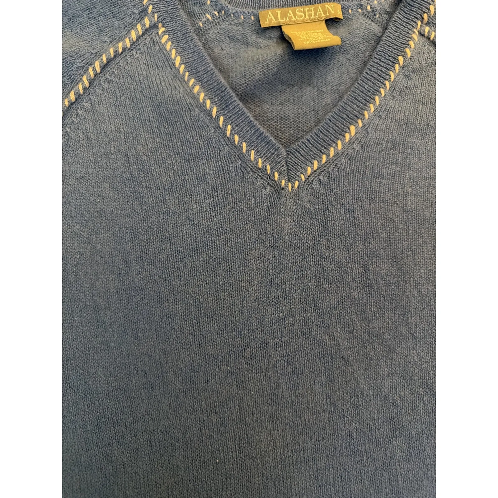 Alashan Cashmere V Neck Sweater - Image 4