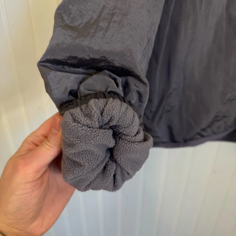 GapFit Women’s Fleece Lined 1/2 Zip Track Jacket Size Medium Tall - Image 4