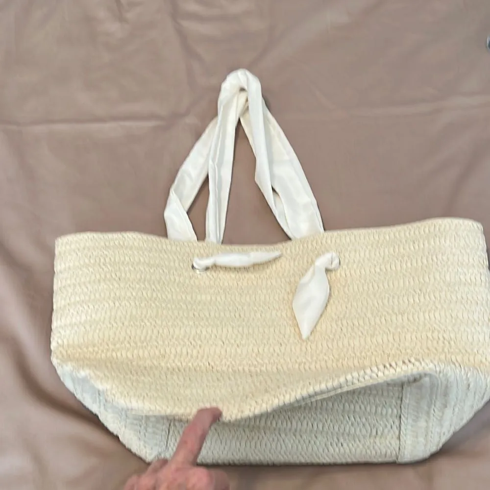 Dezine news inc NWOT straw tote bag with fabric handles 1 small spot on 1 handle - Image 2