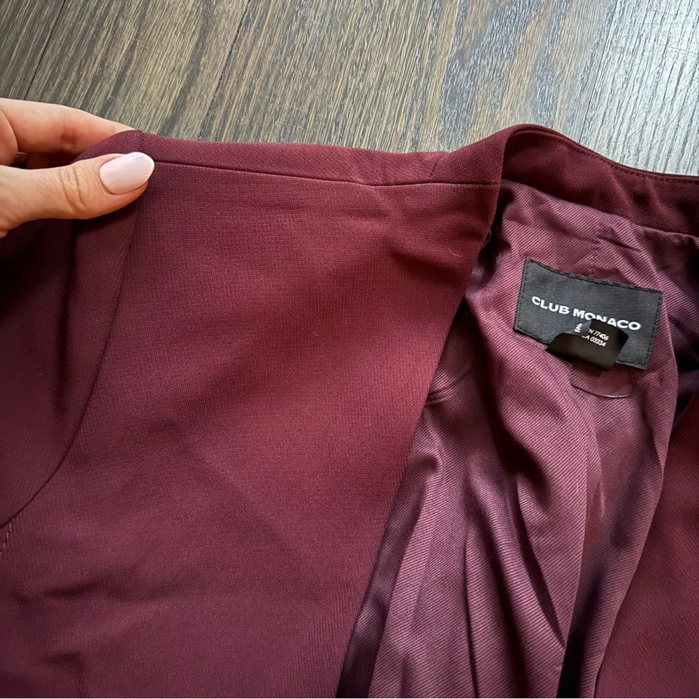 Club Monaco Burgundy Red One Button Blazer Jacket - Image 5