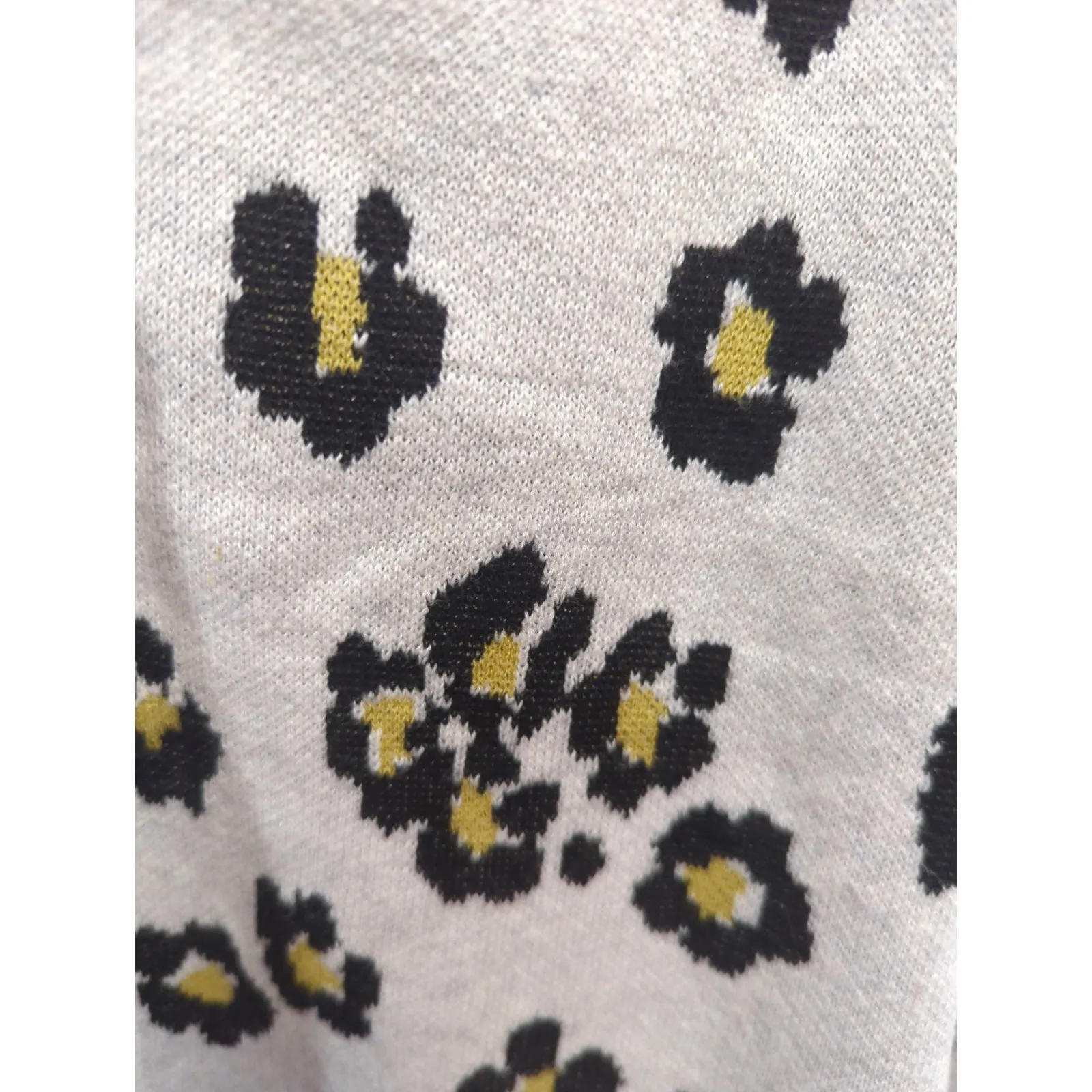 Cabi Kiki Gray Floral Print Cardigan Sweater Womens Large Bohemian Prairie - Image 4