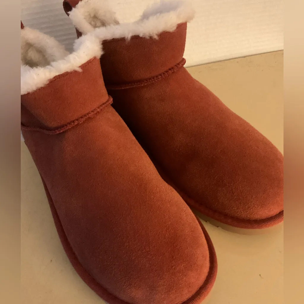 Koolaburra by Ugg NWNT women suede fur koola ultra short classic boots size 10 - Image 6