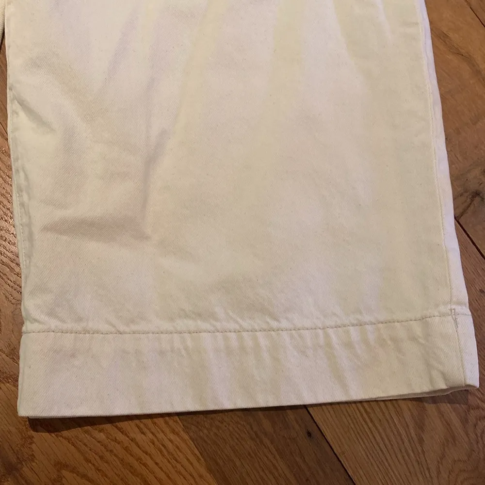 Banana Republic Pleated High Waisted Relaxed Wide Leg Trouser Jean Ecru W32 TALL - Image 4