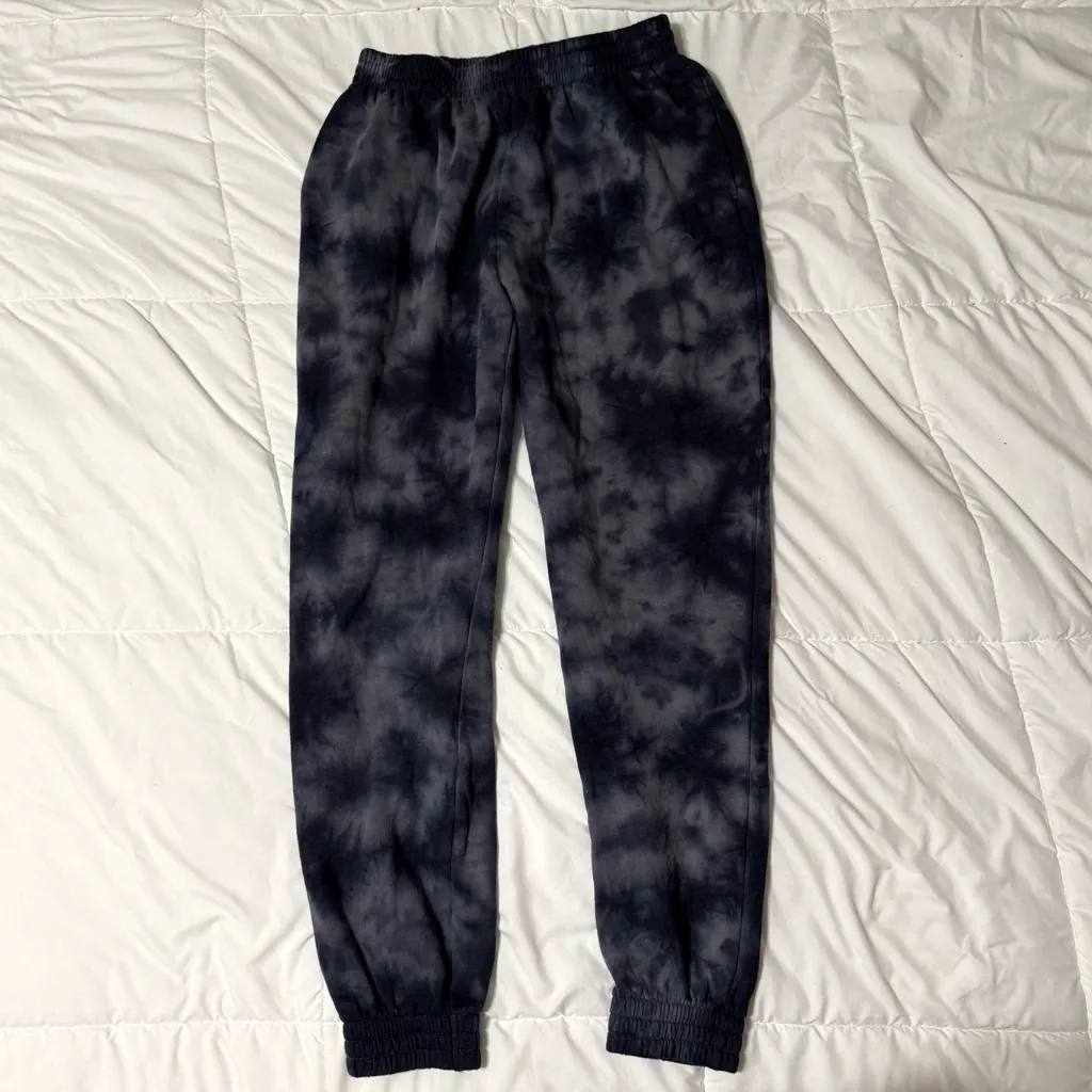 PINK Victoria's Secret Women's Navy Tie-Dye Sweatpants Size Small - Image 3