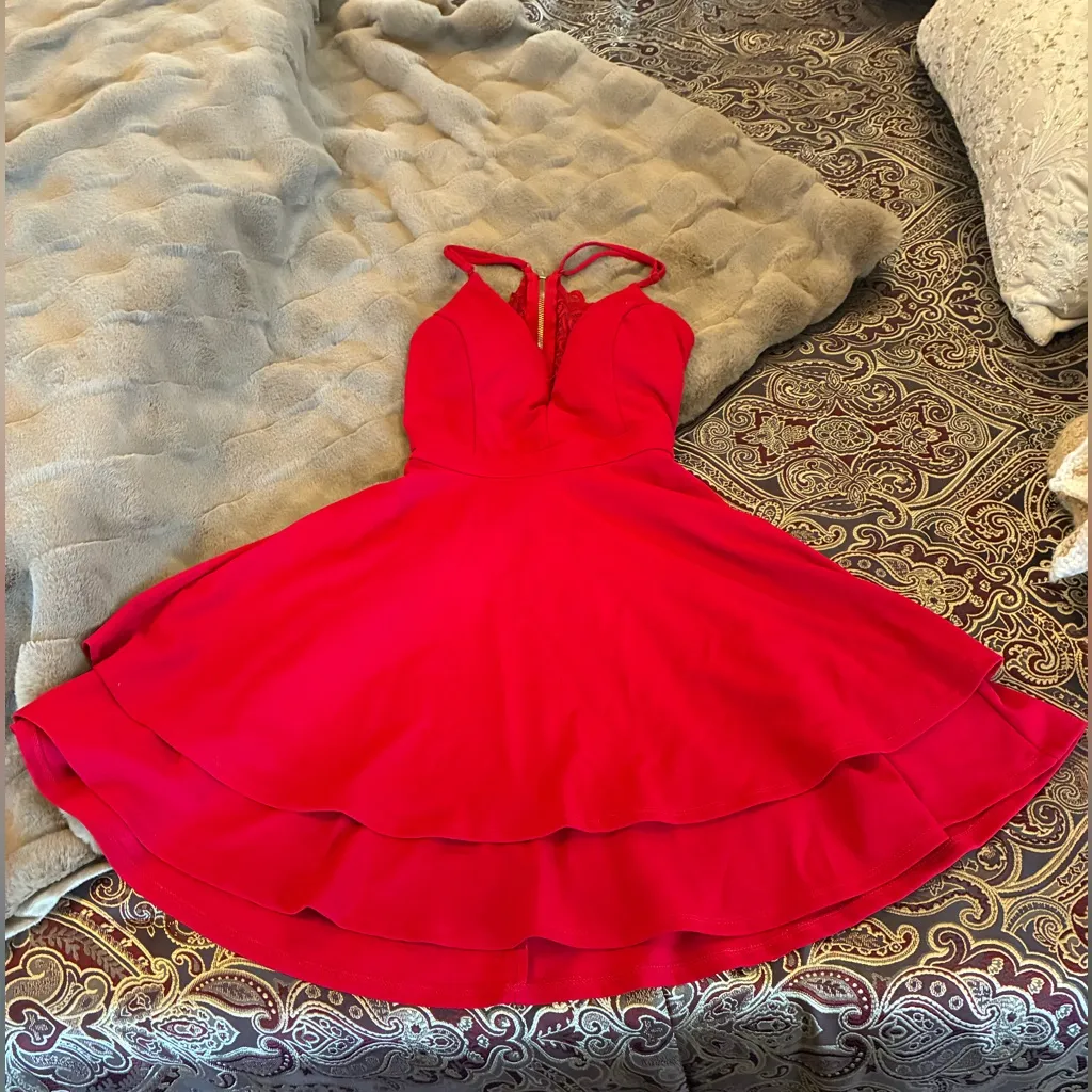Honey and Rosie Vibrant Red Women’s Formal Dress Size Small - Image 3