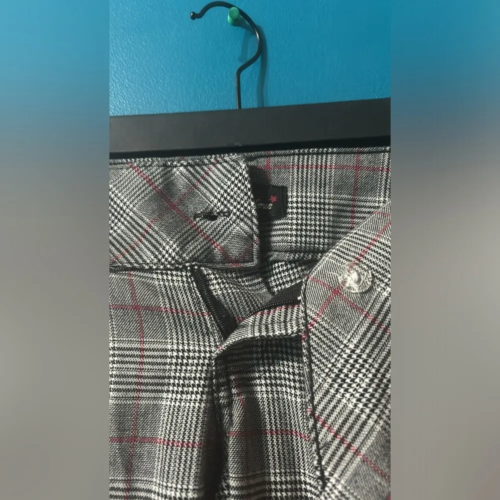 L.e.i Plaid Capri Pants Gray Size XS - Image 3