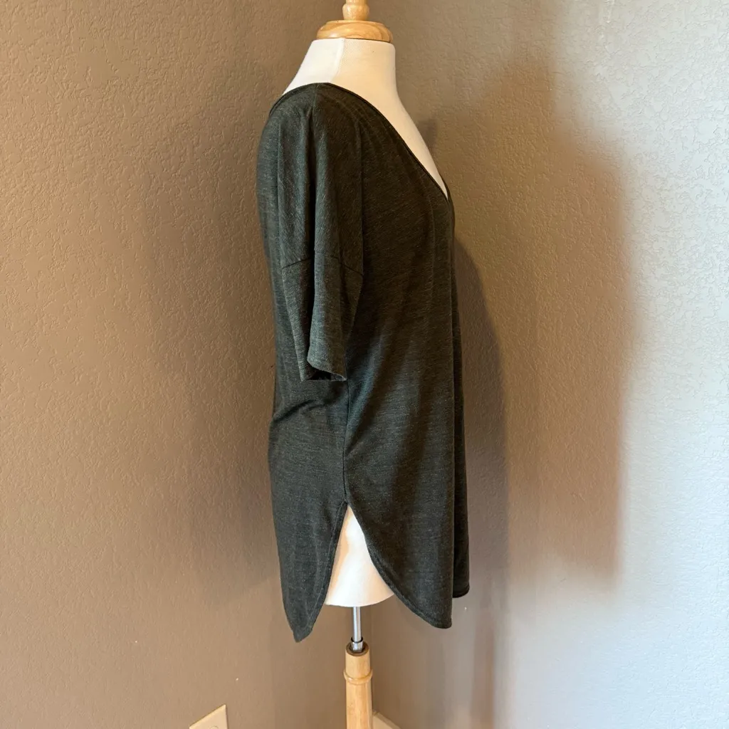 Old Navy Dark Gray Short Sleeve Tee Large - Image 2