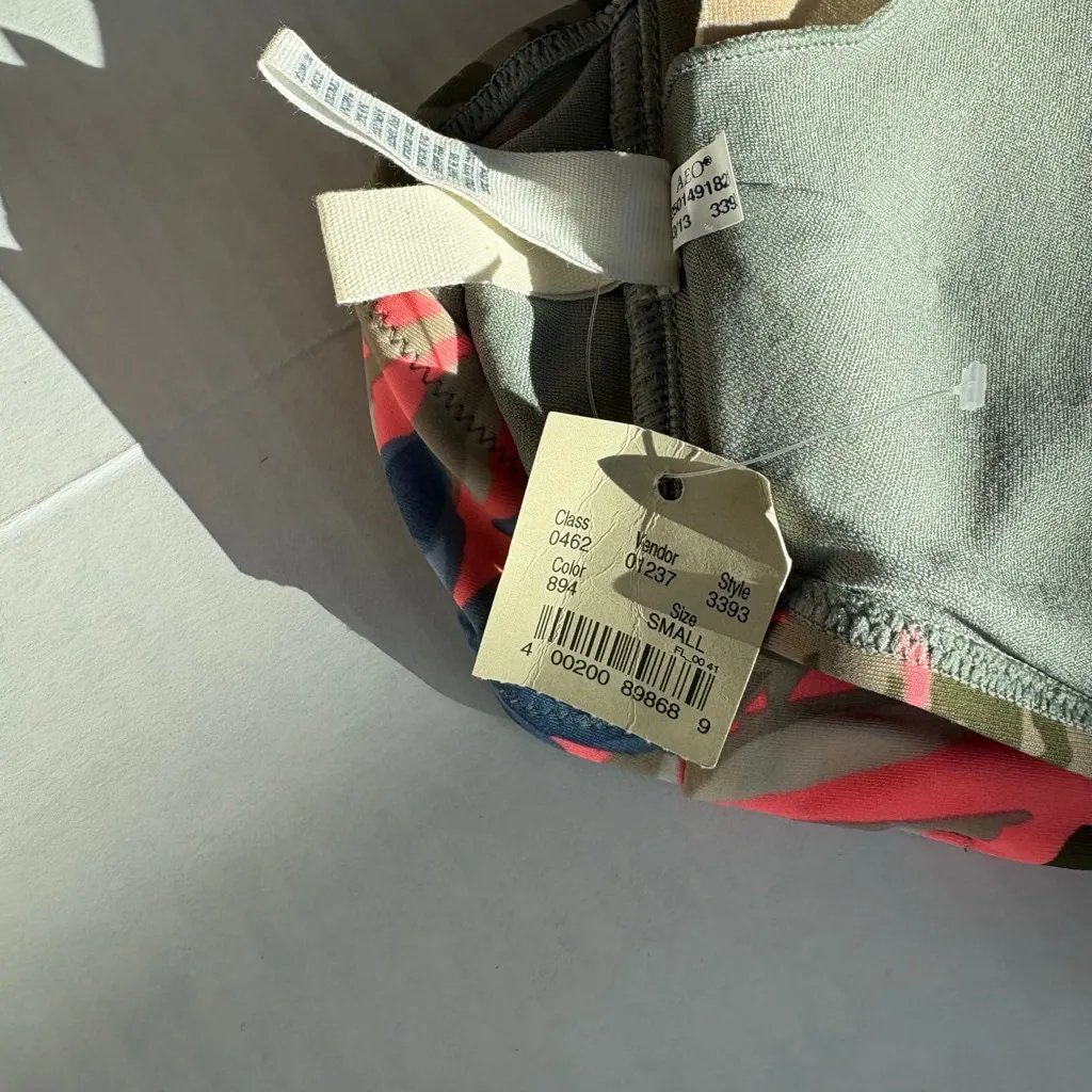 Women's American Eagle Tropical palm floral print Bikini Set Pink Floral Size S - Image 9