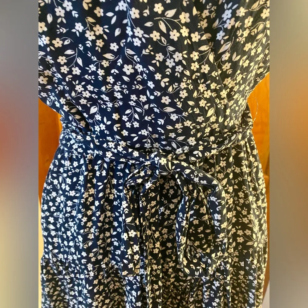 Trixxi Navy Floral Romper, size S - Image 2