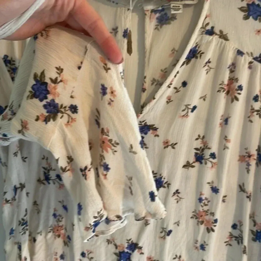 AMERICAN Eagle Floral Blouse long sleeve lightweight - Image 6