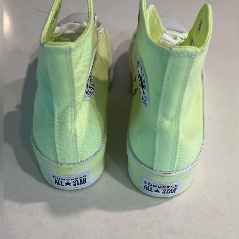 Converse Women's Chuck Taylor All Star Lift Platform High Volt‎ Size 8 Shoes Green - Image 6