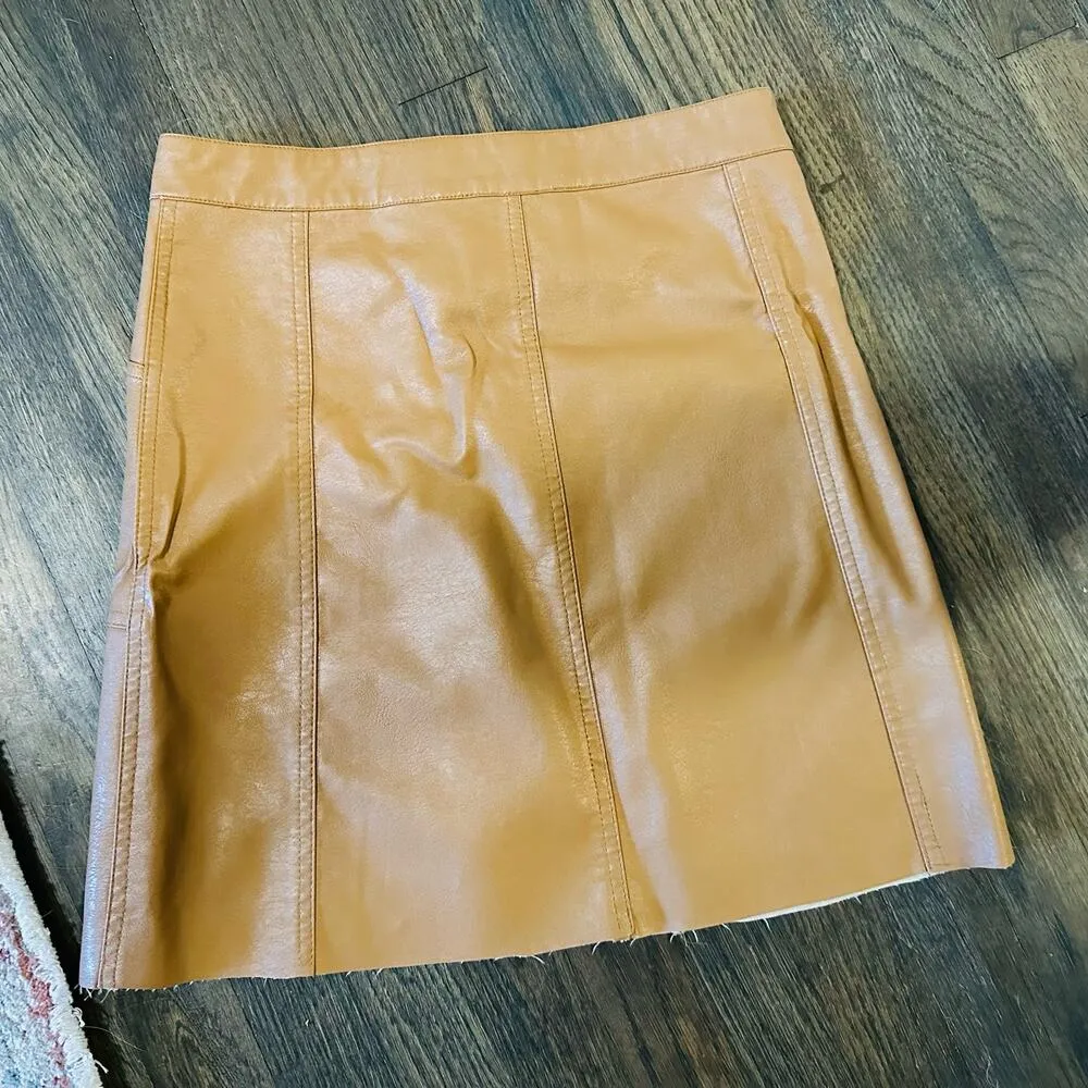 NWOT Peach Love Tan Faux Leather Button Up Front Mini Skirt size Medium - Image 6