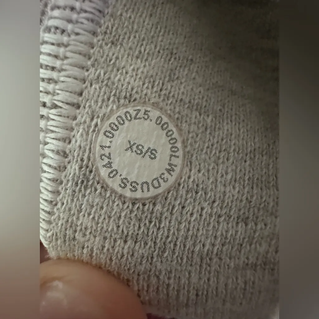 Lululemon Scuba Oversized 1/2 Zip Hoodie
Heathered Core Ultra Grey like new Gray - Image 9