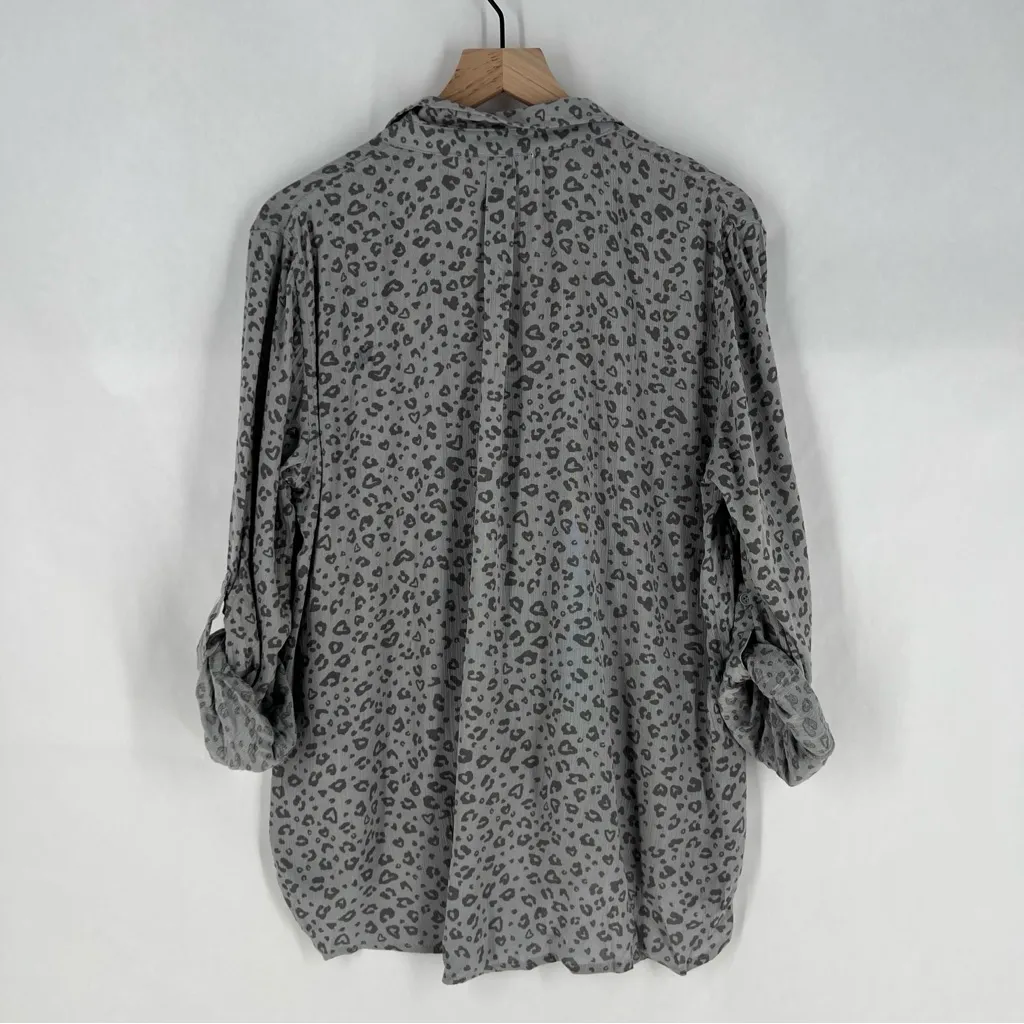 Pink Rose Gray Leopard Print‎ Button-Up Top Roll-Tab Sleeve Gauzy Lightweight M - Image 10