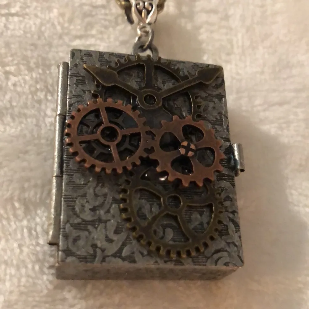 Unique gear metal locker necklace, one of the kind - Image 4