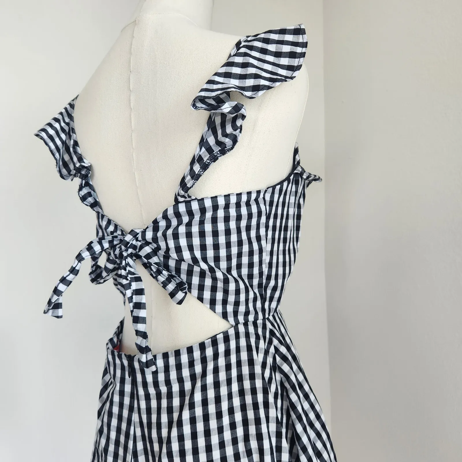 Saks Fifth Avenue Black White Gingham Ruffle Romper Tie Back Cotton Size M - Image 5